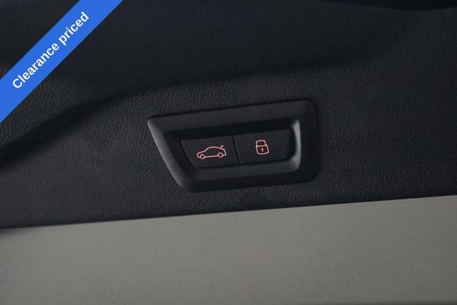 Photo of 2024 Black Sapphire Metallic BMW X7