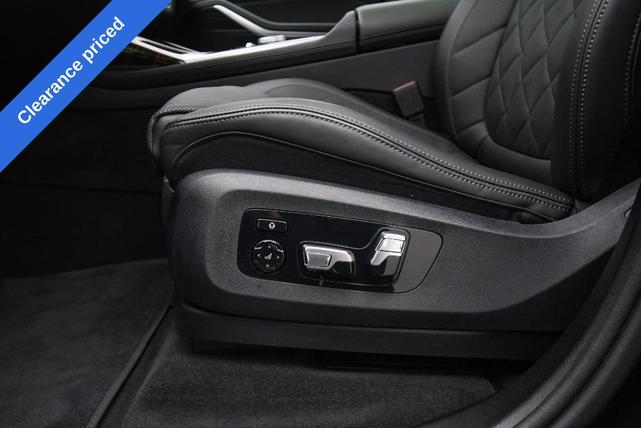 Photo of 2024 Black Sapphire Metallic BMW X7
