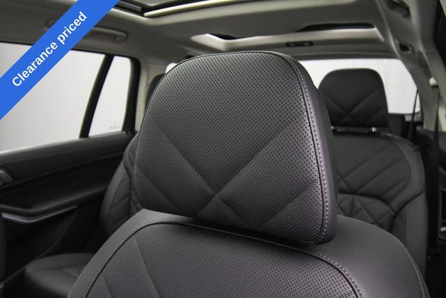 Photo of 2024 Black Sapphire Metallic BMW X7