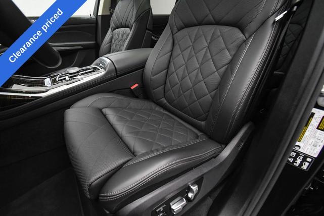 Photo of 2024 Black Sapphire Metallic BMW X7