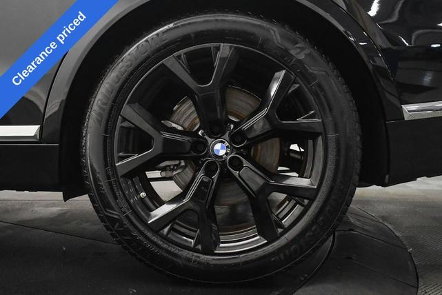 Photo of 2024 Black Sapphire Metallic BMW X7
