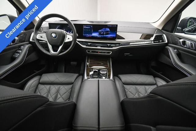 Photo of 2024 Black Sapphire Metallic BMW X7