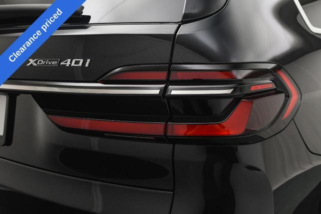 Photo of 2024 Black Sapphire Metallic BMW X7