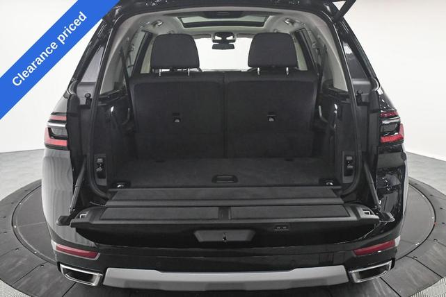 Photo of 2024 Black Sapphire Metallic BMW X7