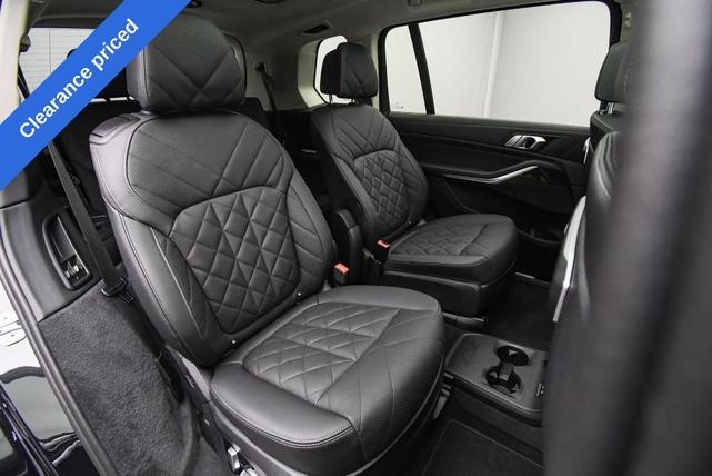 Photo of 2024 Black Sapphire Metallic BMW X7