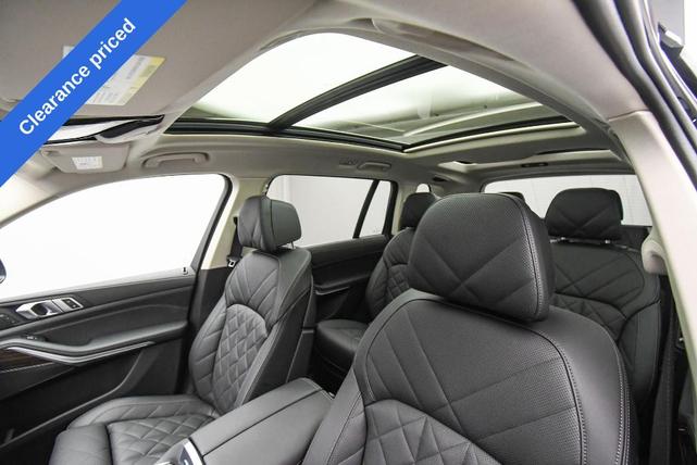 Photo of 2024 Black Sapphire Metallic BMW X7