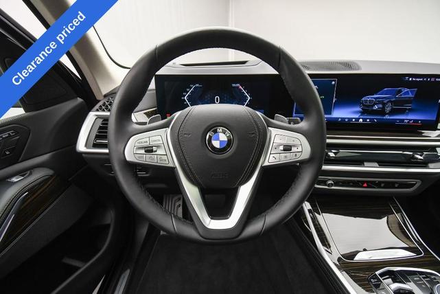 Photo of 2024 Black Sapphire Metallic BMW X7
