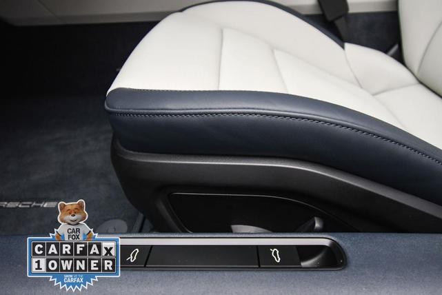 Photo of 2025 Silver Porsche 911
