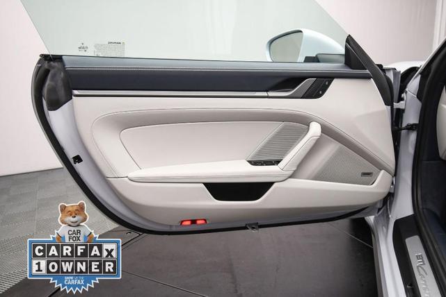 Photo of 2025 Silver Porsche 911