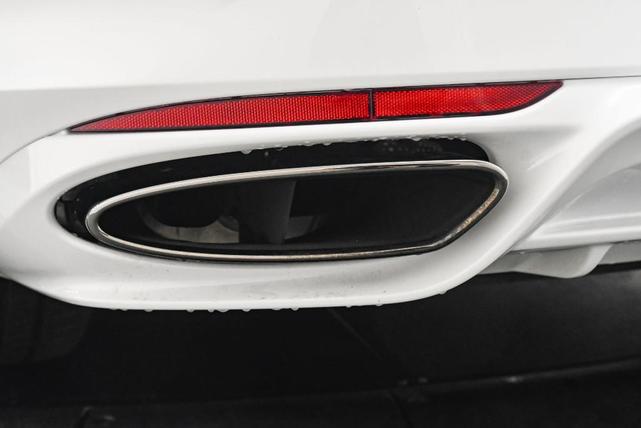 Photo of 2025 Snow Quartz Pearlescent by Mulliner Bentley Continental GT