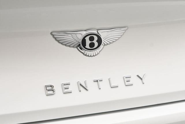 Photo of 2025 Snow Quartz Pearlescent by Mulliner Bentley Continental GT