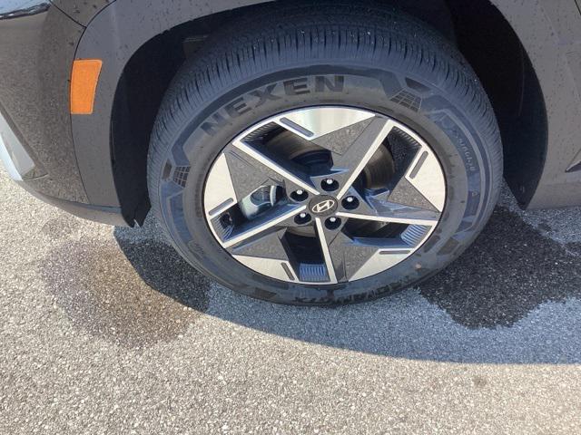 Photo of 2025 Ash Black Hyundai TUCSON Hybrid