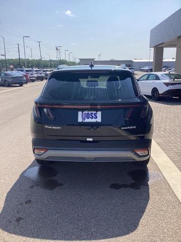 Photo of 2025 Ash Black Hyundai TUCSON Hybrid