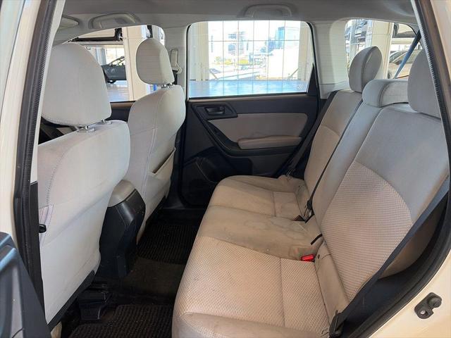 Photo of 2016 Crystal White Pearl Subaru Forester