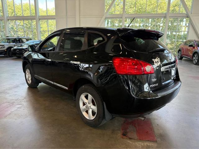 Photo of 2013 Super Black Nissan Rogue