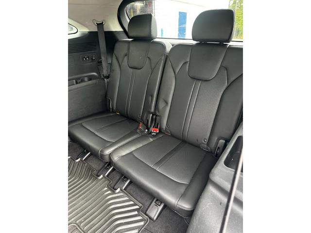 Photo of 2022 Glacial White Pearl Kia Sorento