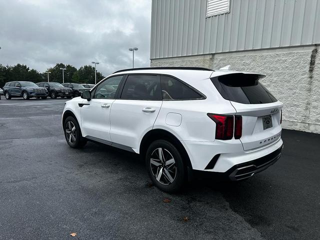 Photo of 2022 Glacial White Pearl Kia Sorento