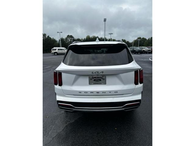 Photo of 2022 Glacial White Pearl Kia Sorento