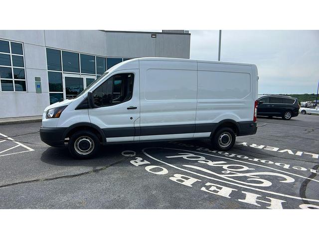 Photo of 2018 Oxford White Ford Transit-350