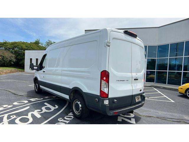 Photo of 2018 Oxford White Ford Transit-350