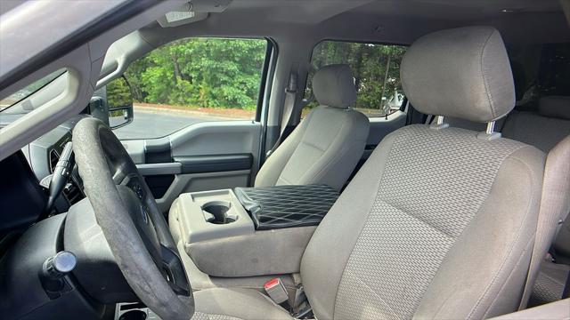 Photo of 2019 Oxford White Ford F-250