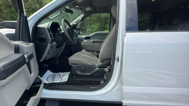 Photo of 2019 Oxford White Ford F-250