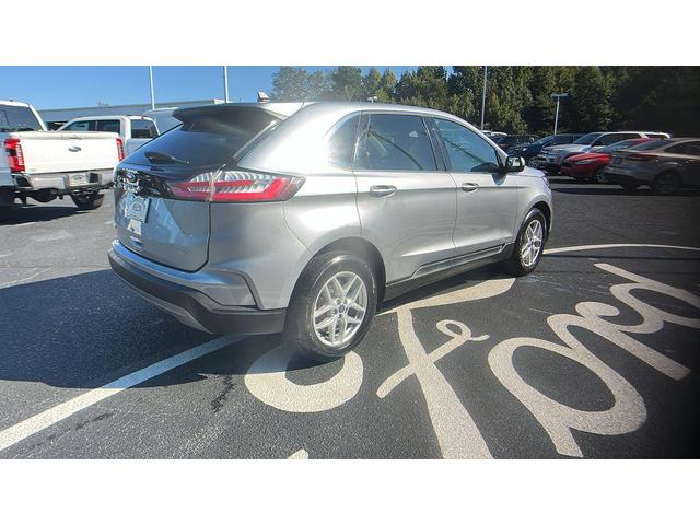 Photo of 2024 Iconic Silver Metallic Ford Edge