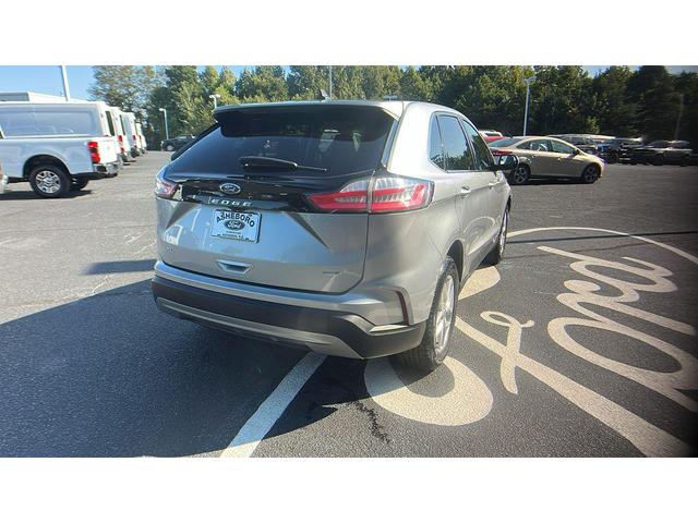 Photo of 2024 Iconic Silver Metallic Ford Edge