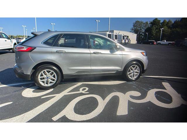 Photo of 2024 Iconic Silver Metallic Ford Edge