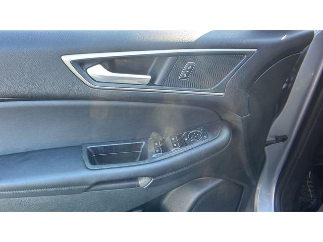 Photo of 2024 Iconic Silver Metallic Ford Edge