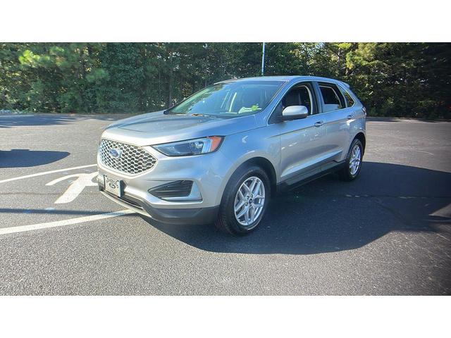 Photo of 2024 Iconic Silver Metallic Ford Edge