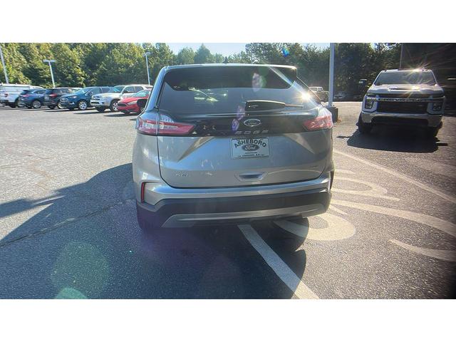 Photo of 2024 Iconic Silver Metallic Ford Edge