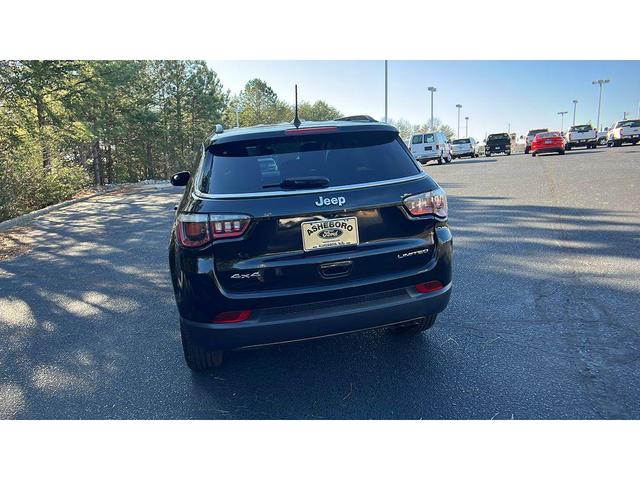 Photo of 2020 Diamond Black Crystal Pearlcoat Jeep Compass