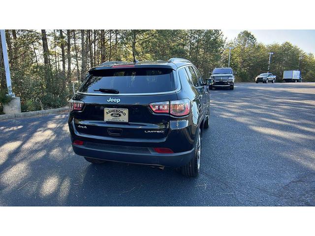 Photo of 2020 Diamond Black Crystal Pearlcoat Jeep Compass