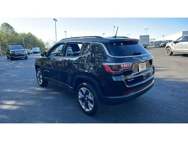 Photo of 2020 Diamond Black Crystal Pearlcoat Jeep Compass