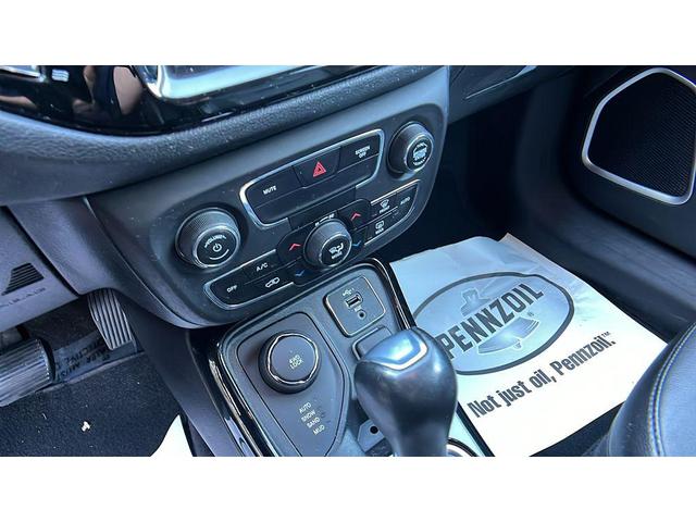 Photo of 2020 Diamond Black Crystal Pearlcoat Jeep Compass