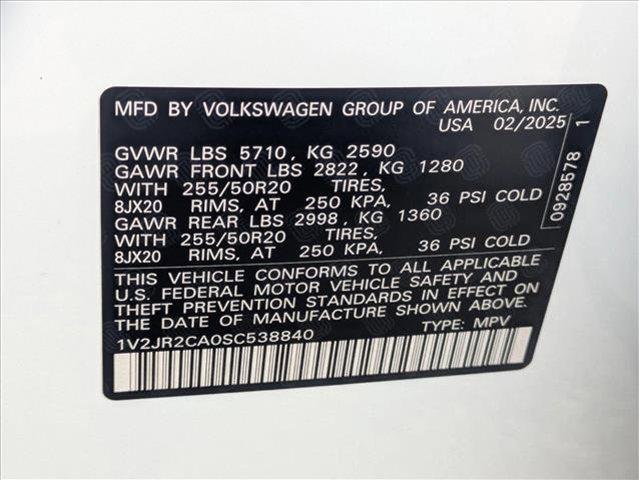 Photo of 2025 Pure White Volkswagen Atlas