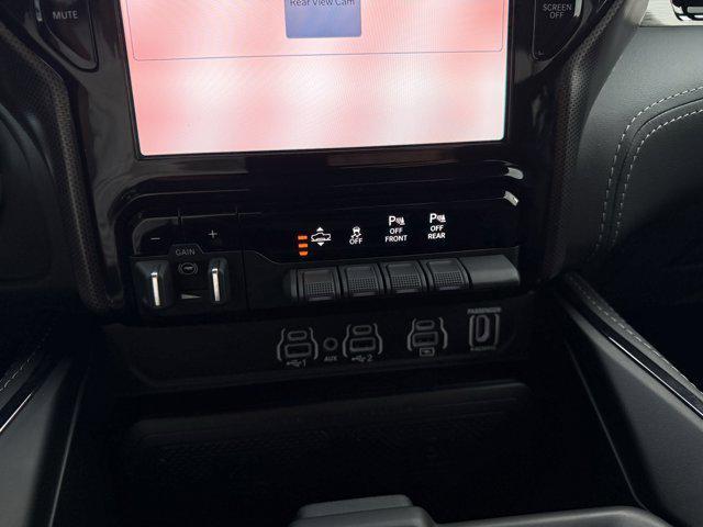 Photo of 2025 Diamond Black Crystal Pearlcoat RAM 1500