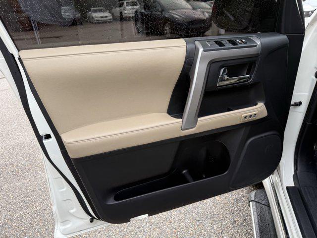 Photo of 2020 Blizzard Pearl Toyota 4Runner
