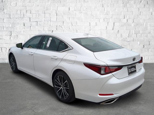 Photo of 2025 White Pearl Lexus ES 350