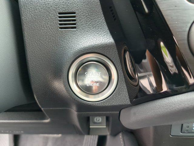 Photo of 2025 White Pearl Lexus ES 350
