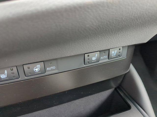 Photo of 2025 White Pearl Lexus ES 350