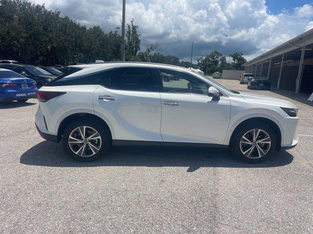 Photo of 2025 White Pearl Lexus RX 350
