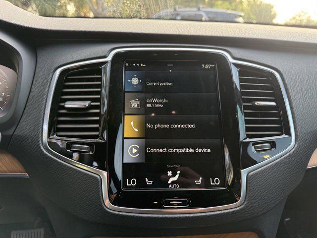 Photo of 2022 White Volvo XC90