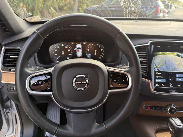 Photo of 2022 White Volvo XC90