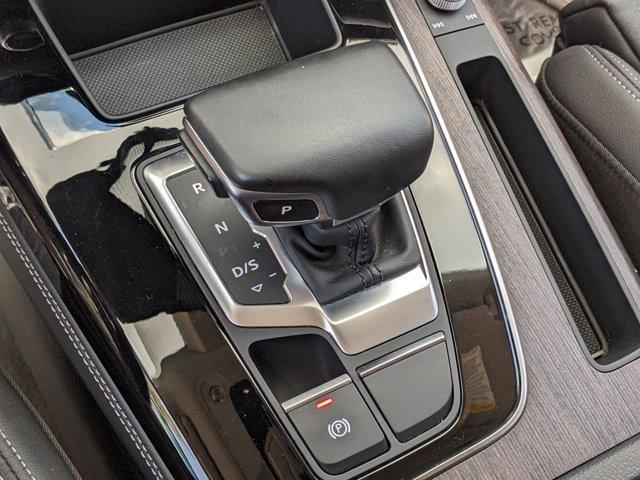 Photo of 2023 Mythos Black Metallic Audi Q5