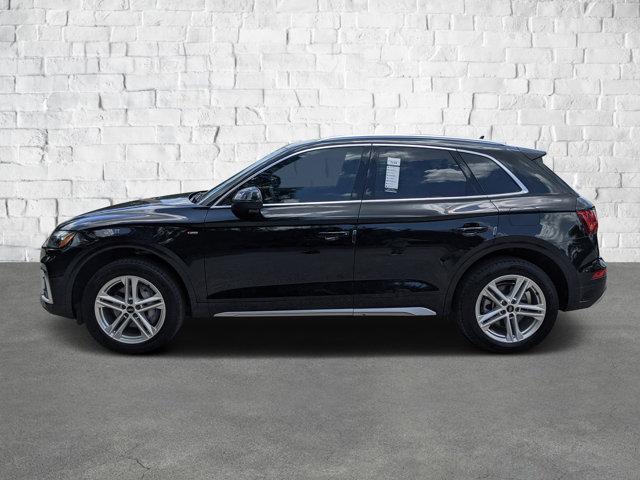 Photo of 2023 Mythos Black Metallic Audi Q5