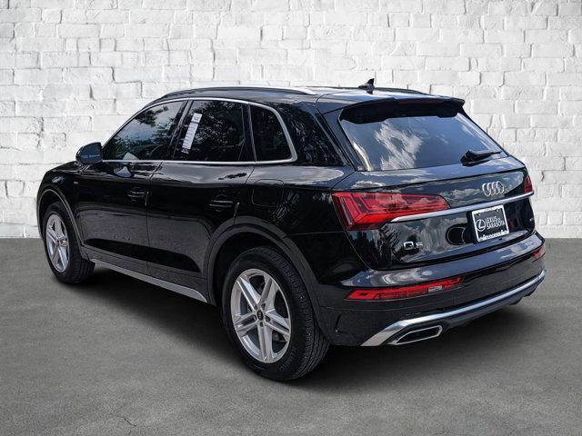 Photo of 2023 Mythos Black Metallic Audi Q5