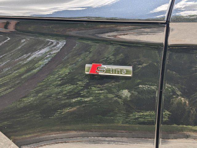 Photo of 2023 Mythos Black Metallic Audi Q5
