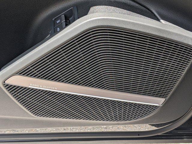 Photo of 2023 Mythos Black Metallic Audi Q5